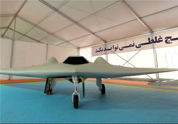 IRGC unveils new drone in war game