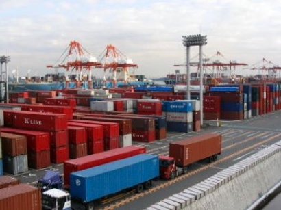Iran eyes Azerbaijan as hub for exporting goods to region
