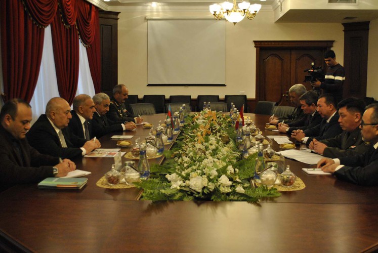 Azerbaijani, Kyrgyz officials discuss bilateral ties