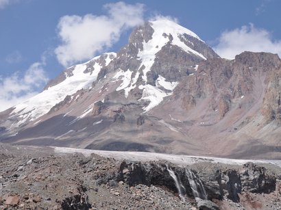 Azerbaijani climbers conquer Mount Kazbek