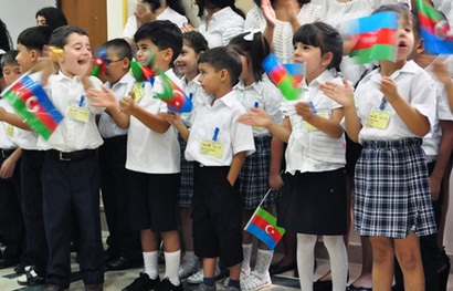 Azerbaijani students mark Knowledge Day