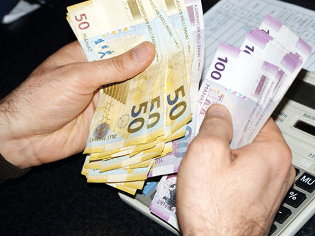 Average monthly salary up in Baku