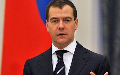 Medvedev cites Russian, US role in nuclear arms cuts