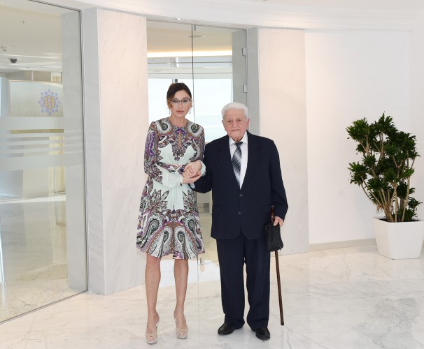 Mehriban Aliyeva congratulates Alibaba Mammadov on 85th anniversary