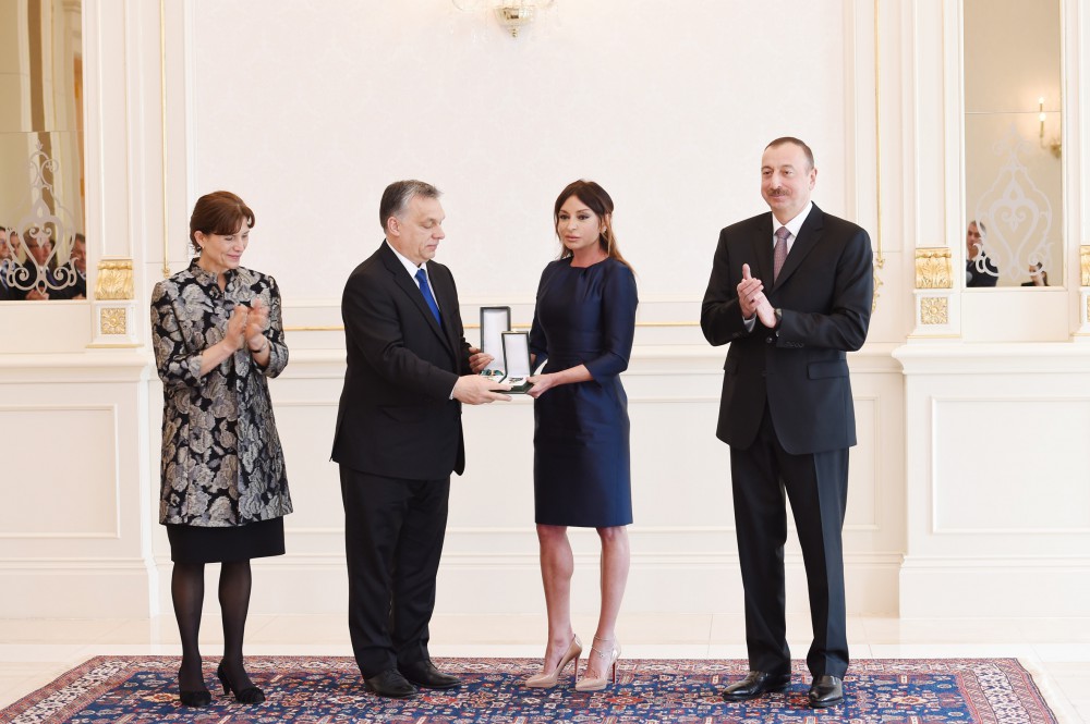 First Lady Mehriban Aliyeva awarded high order of Hungary - UPDATED