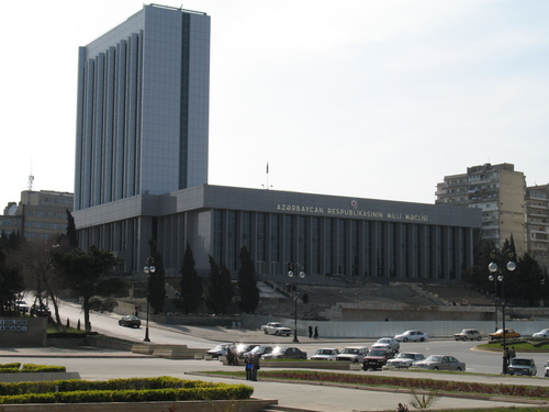 Baku police prevent opposition protest