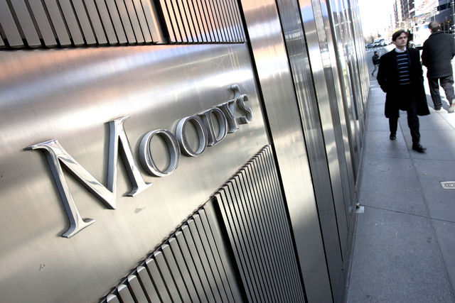 Moody’s says Azerbaijan’s manat devaluation to badly affect banks