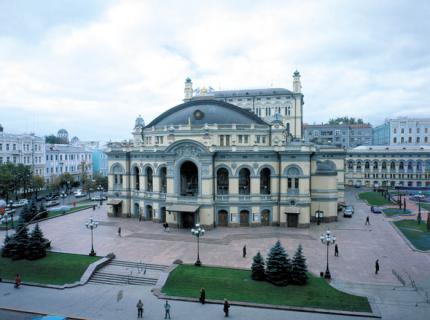 Azerbaijani opera singer performs in Ukraine