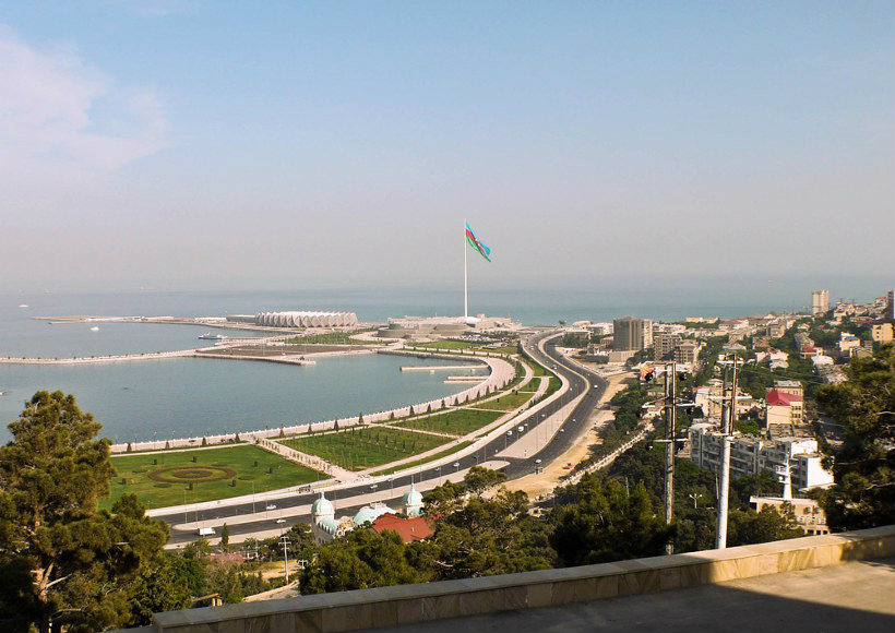 Baku awaits windy weather