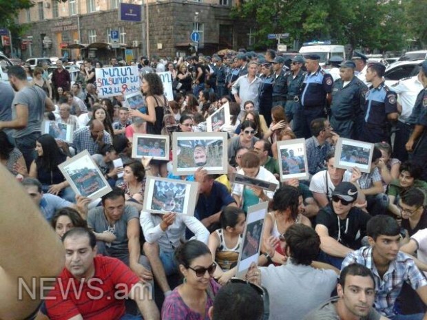 Armenians not going to stop protests