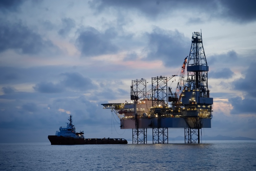 Kazakh specialists to participate in drilling at jackup rig transferred to Azerbaijan