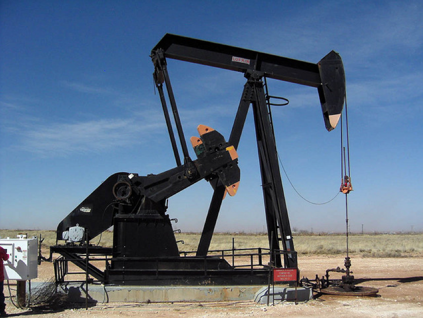 Oil prices pushed up back to $50 a barrel