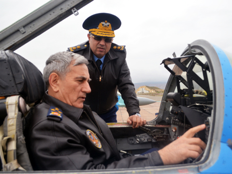 Turkish general visits airfields in Azerbaijan