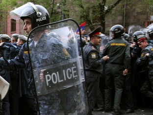 60 injured in protester dispersion at Yerevan’s captured police station