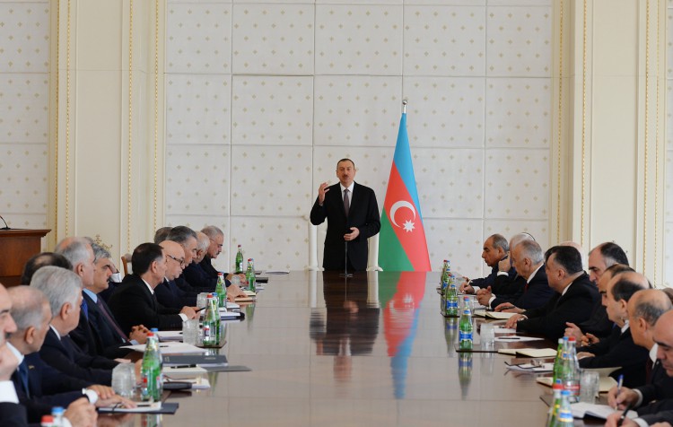 President Aliyev: Azerbaijan ensures dynamic development despite fall in oil prices (UPDATE)