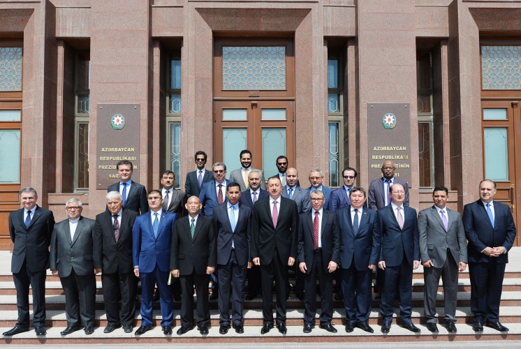 Azerbaijani President meets Muslim countries' ambassadors