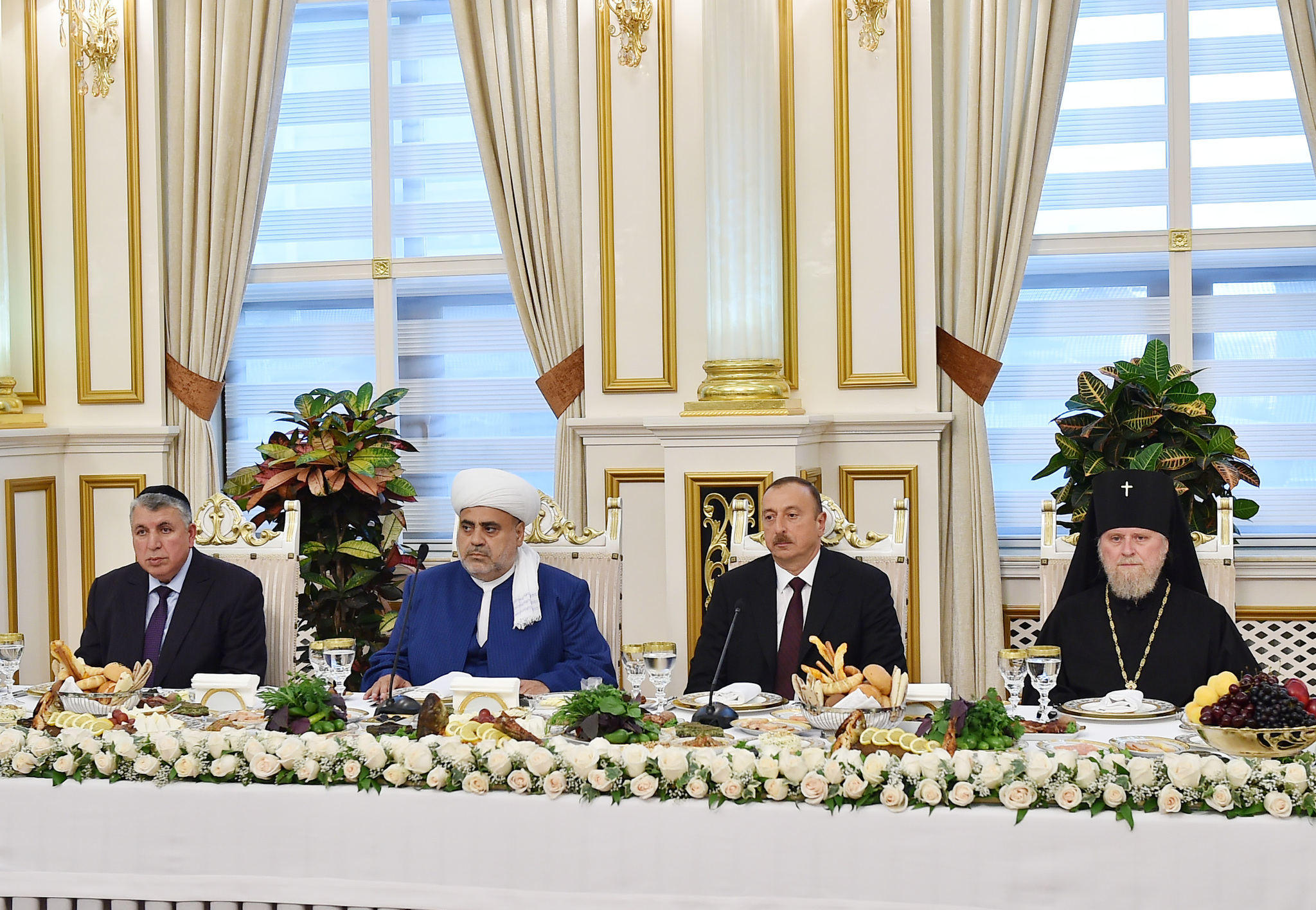 President attends Iftar ceremony on occasion of Ramadan