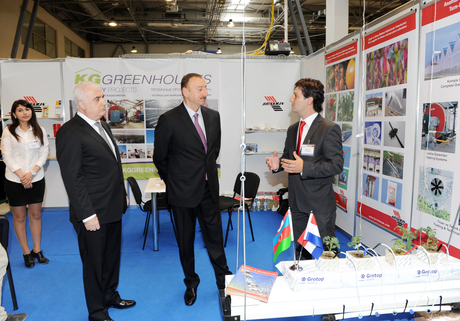 Azerbaijani President views international food fair in Baku