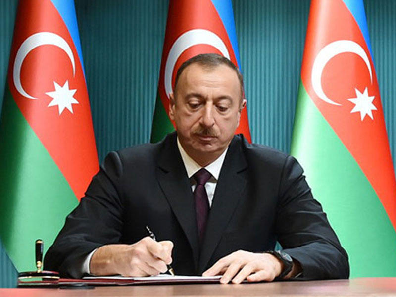 Azerbaijani president signs decree on decrease of visa fee