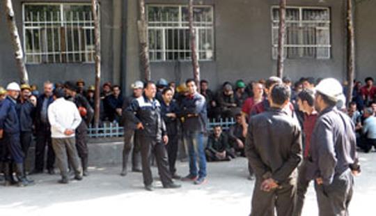 Coal miners protest in front of Iranian parliament