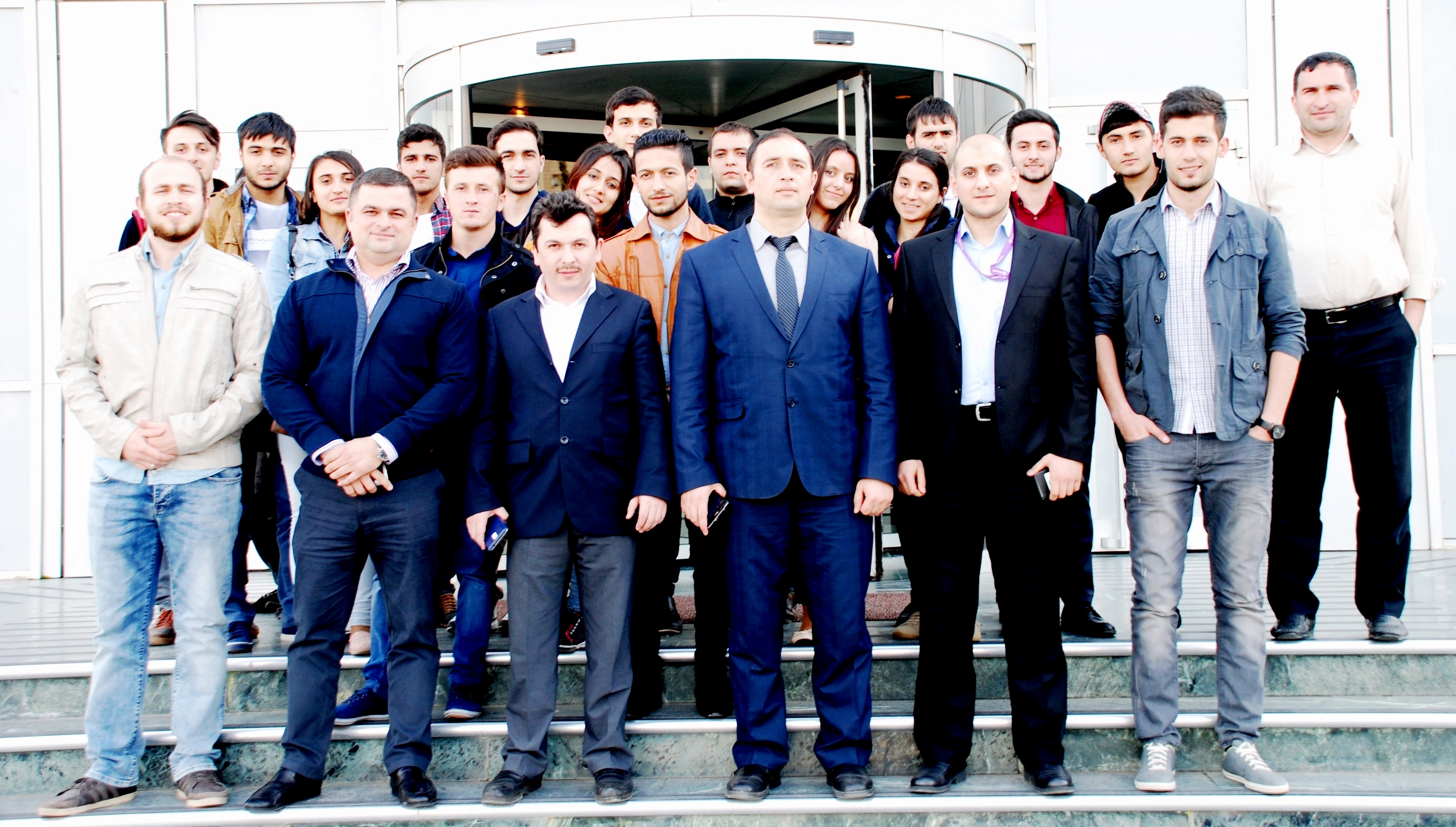 Qafqaz University students visit Azercell
