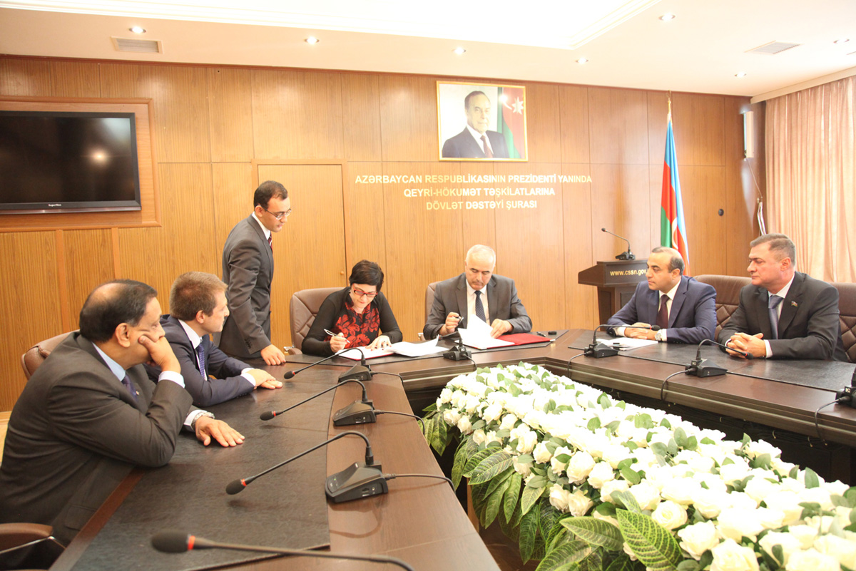 Azerbaijan inks grant agreements with two Italian NGOs