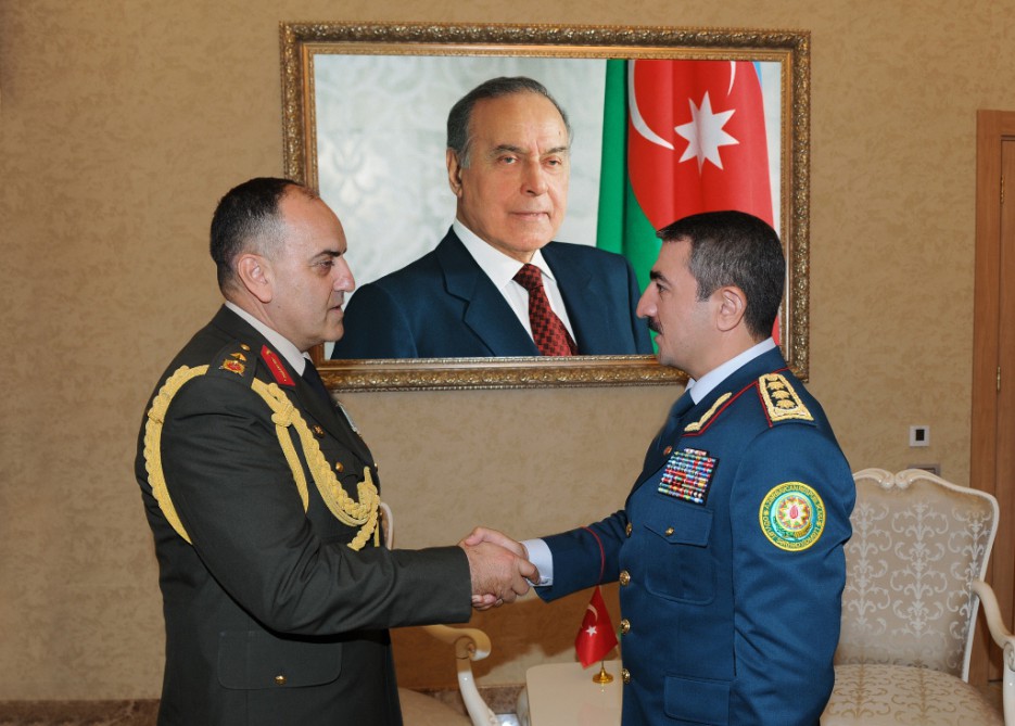 Baku, Ankara mull military cooperation