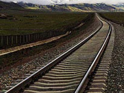 Azerbaijan, Iran discuss financing railway project in Iran