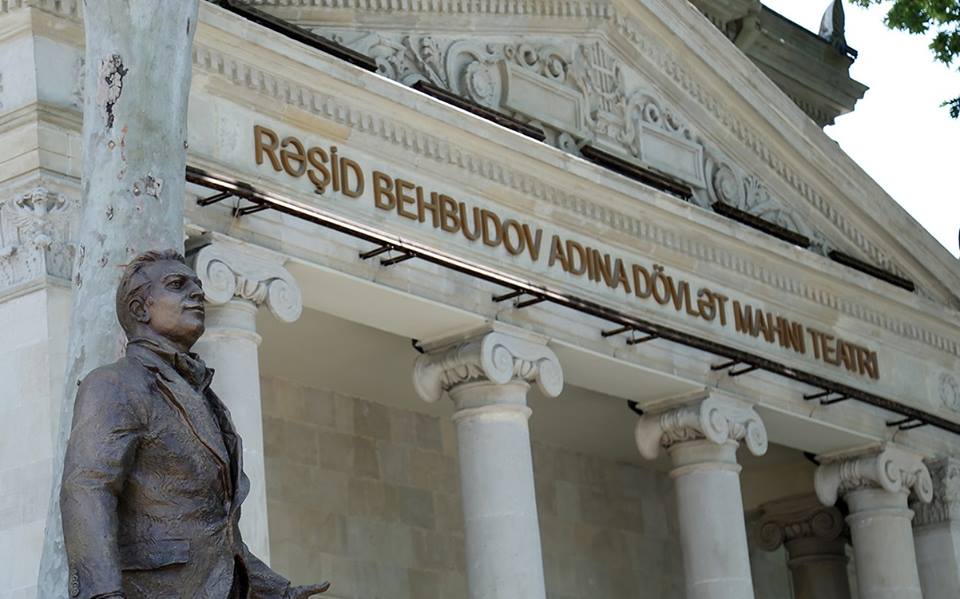 Rashid Behbudov statue erected in Baku