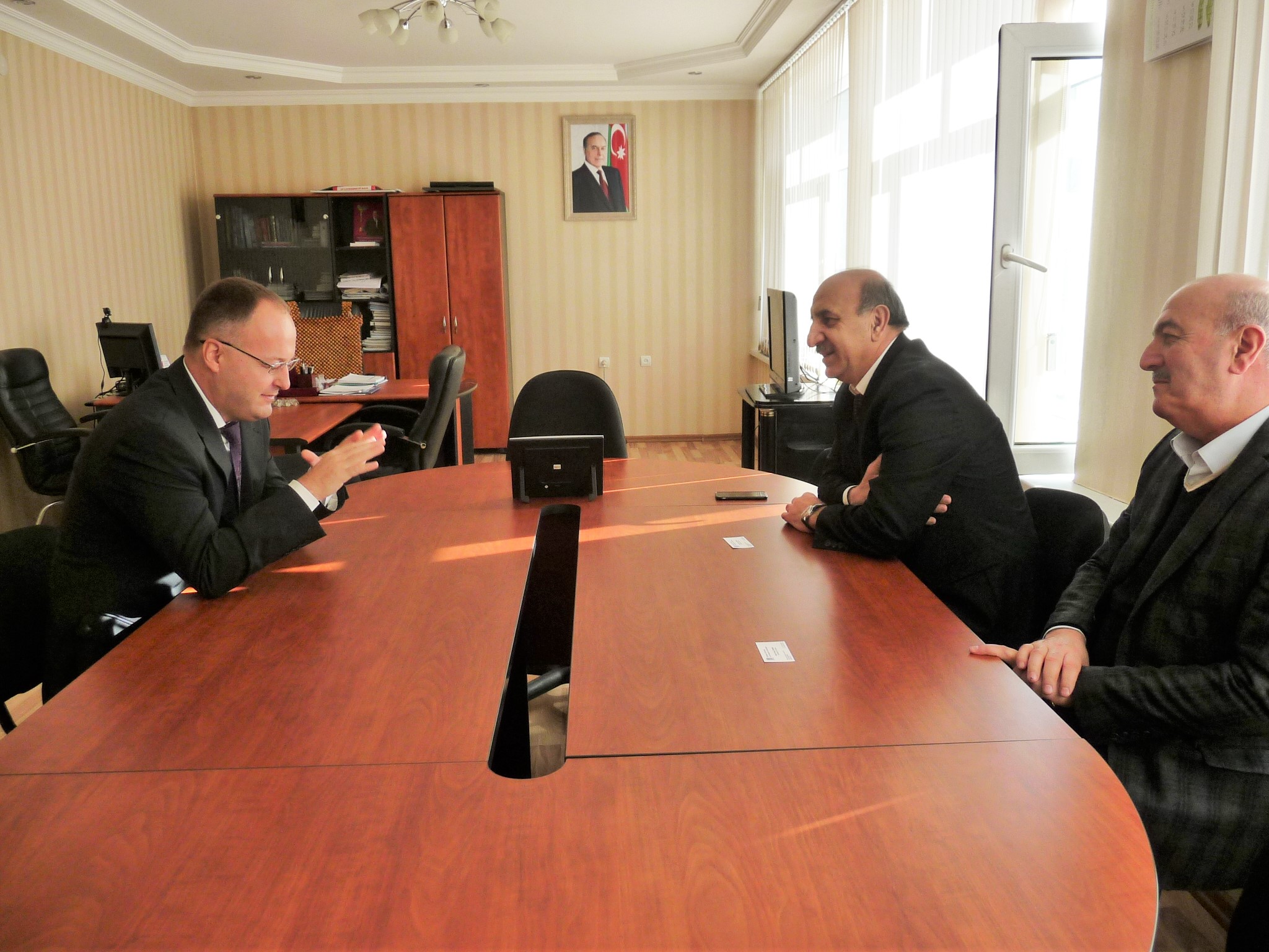 Romania interested in developing economic ties with Azerbaijan