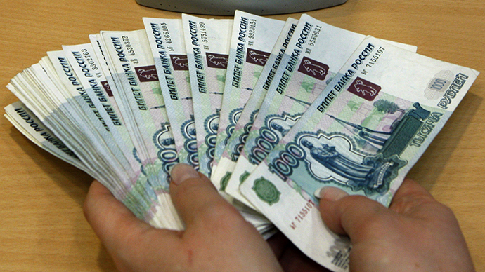 Ruble drop doesn’t deter Russia bond bulls as auction sells out