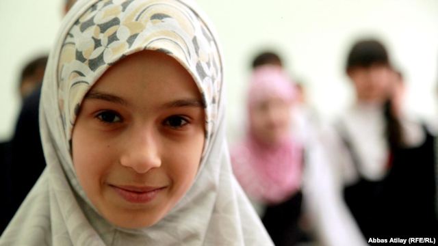 Head scarves to be banned in some Russian schools