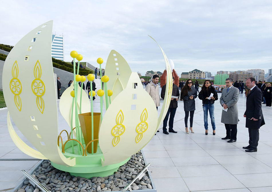 Extraordinary samanis displayed at Heydar Aliyev Center's park