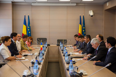 Baku familiarizes with Romanian defense industry capacity