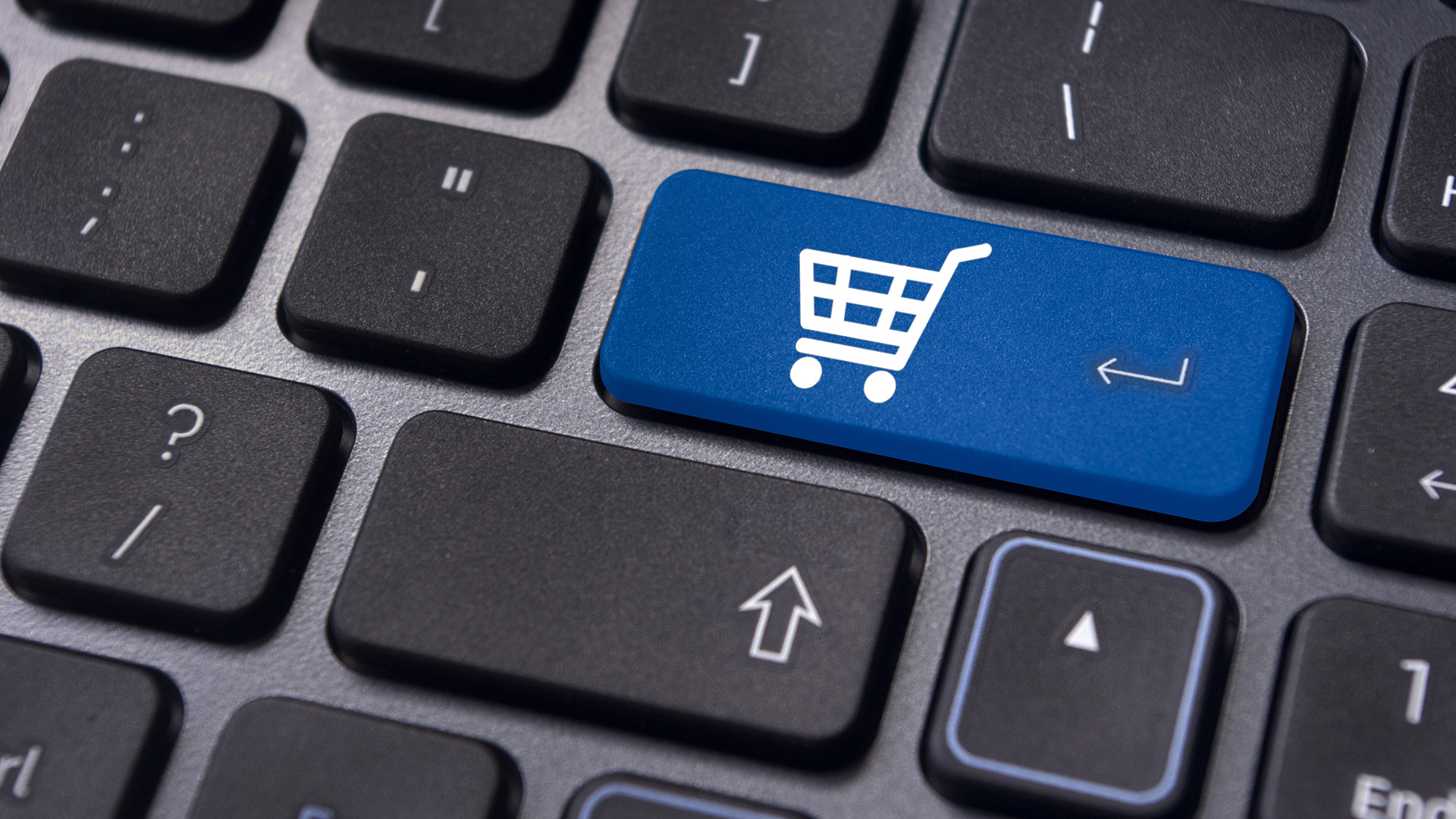 E-commerce market volume exceeds $7.8 mln