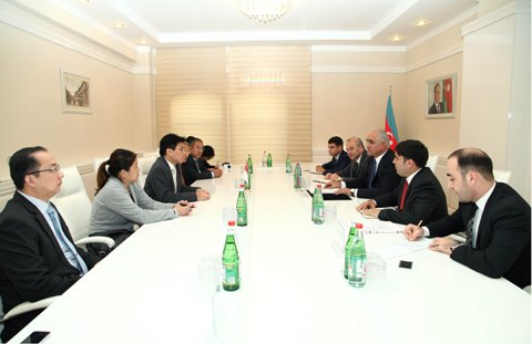 Azerbaijan, Singapore discuss investments, industrial parks
