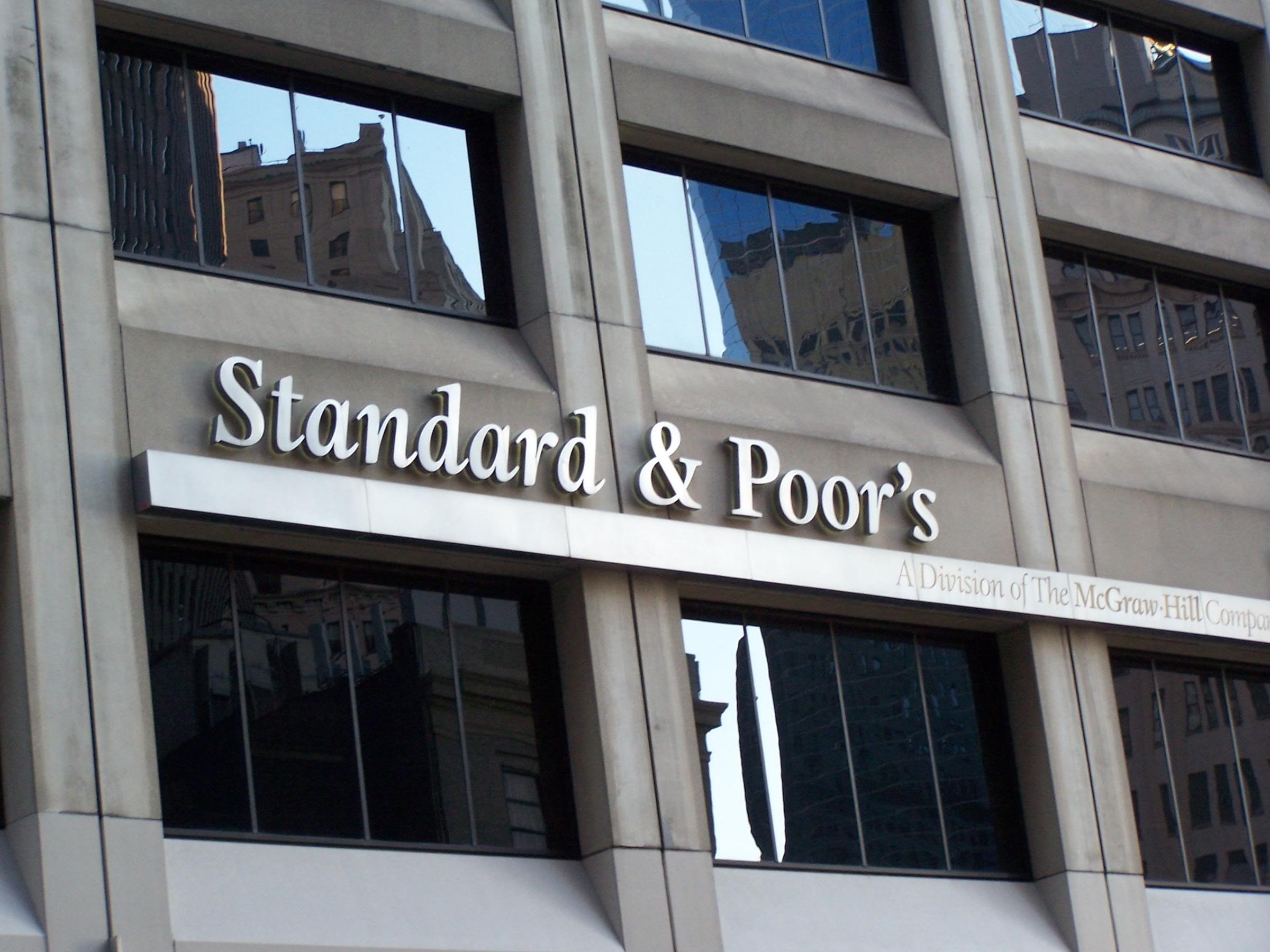 S&P: 2016 to be testing year for EMEA's many banking systems
