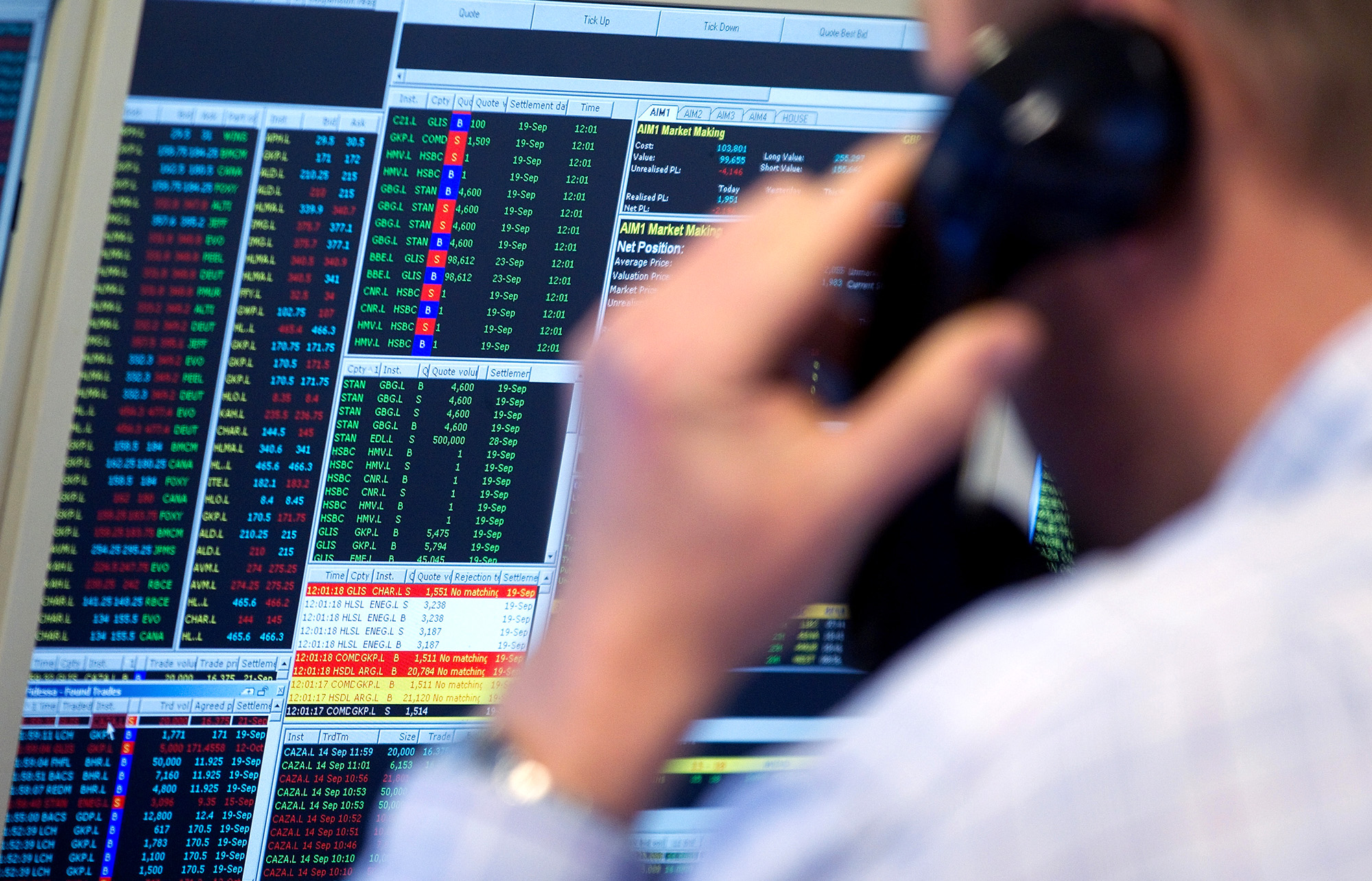 Emerging stocks gain with currencies on fed; Chinese shares drop