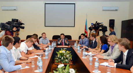 Youth activities in focus at Russian delegation’s meeting in Baku
