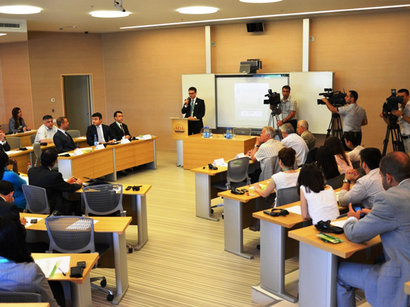 Baku hosts int'l workshop on solid waste management