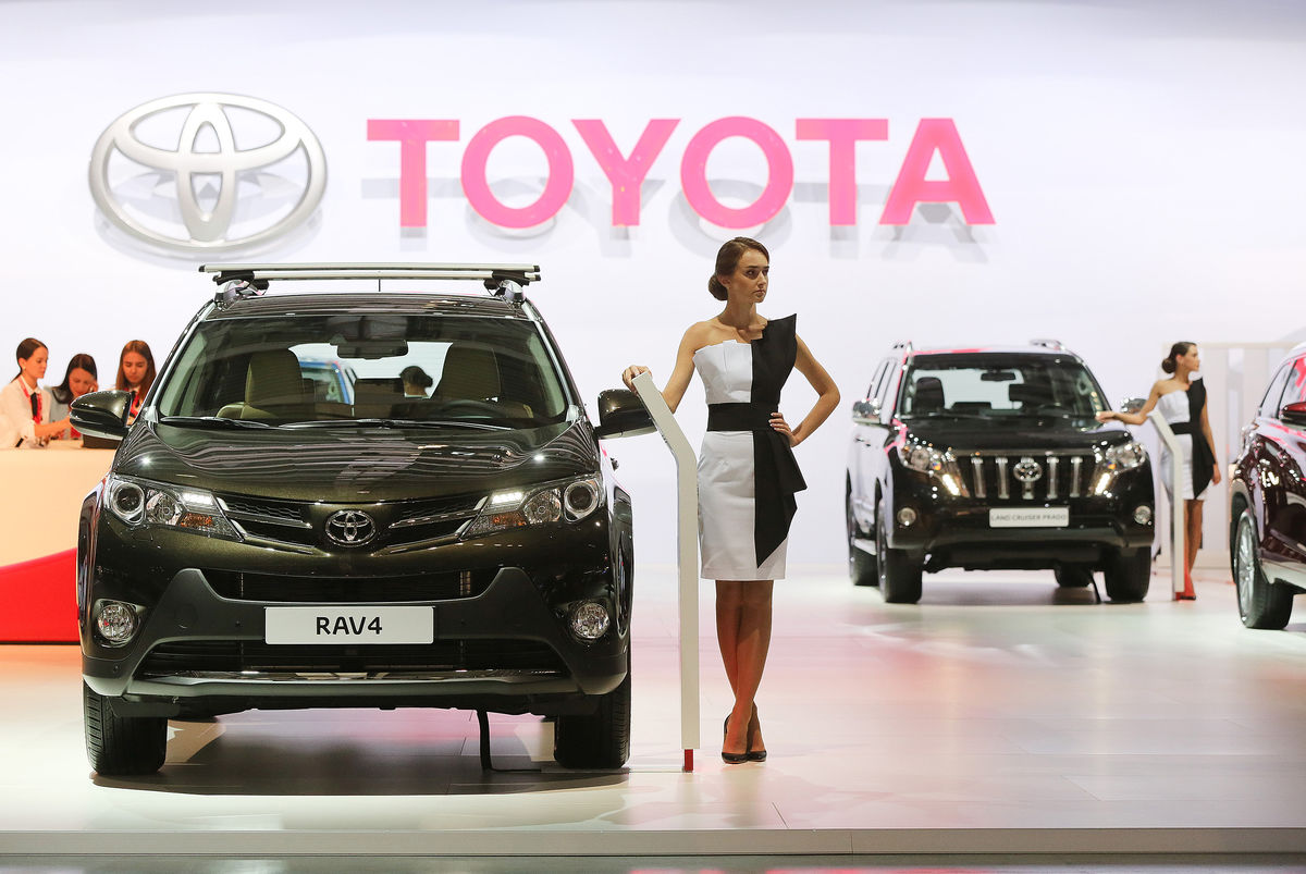 Toyota fends off VW to stay biggest automaker for third year