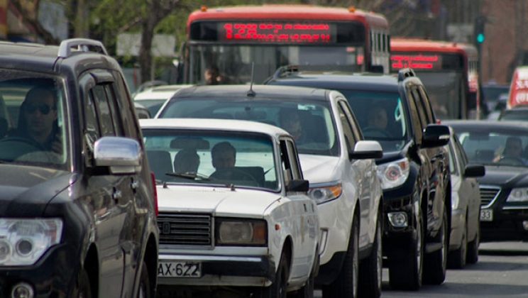 Government to reduce traffic jams in Baku