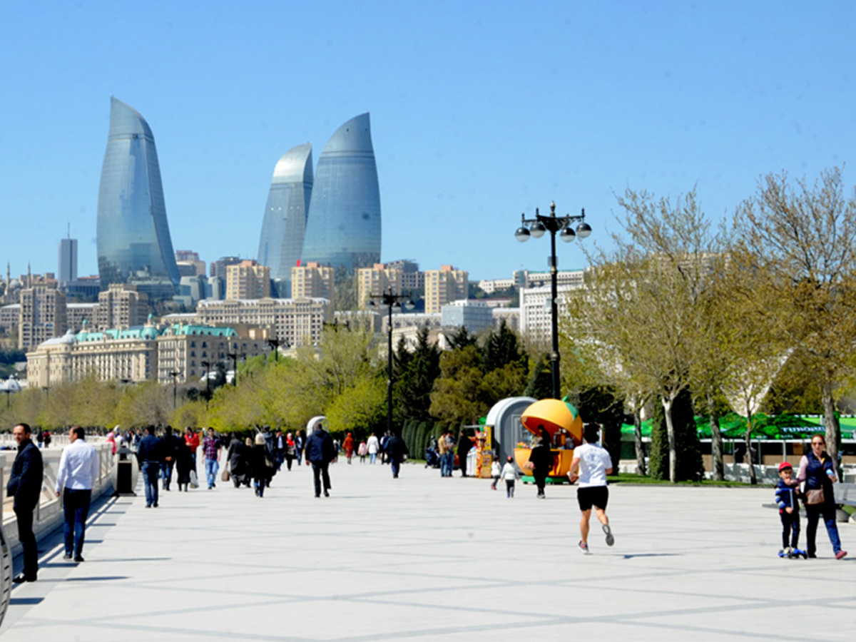 Baku awaits rainless weather