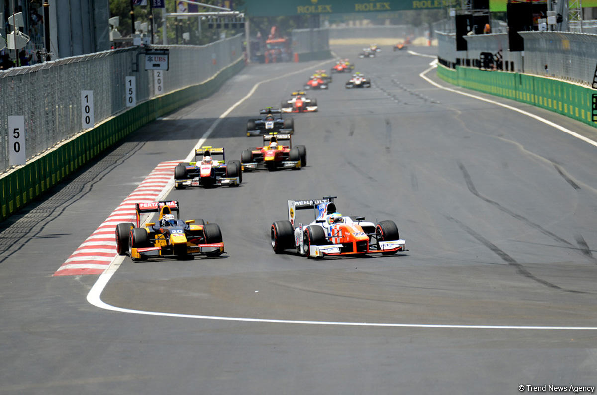 F1, GP2 teams hold pit stop trainings in Baku-VIDEOS