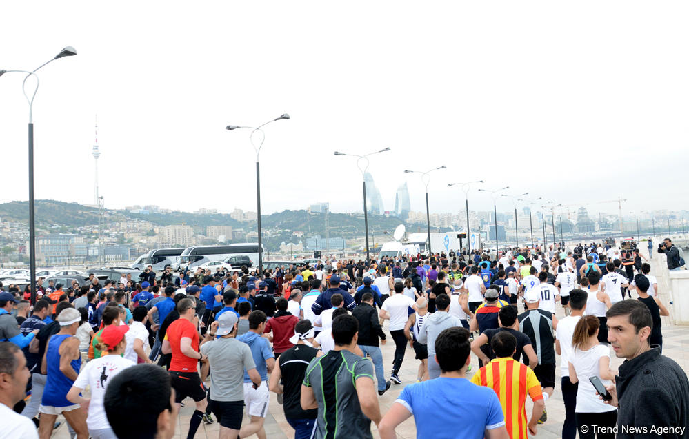 Baku Marathon ends with "winners of wind"