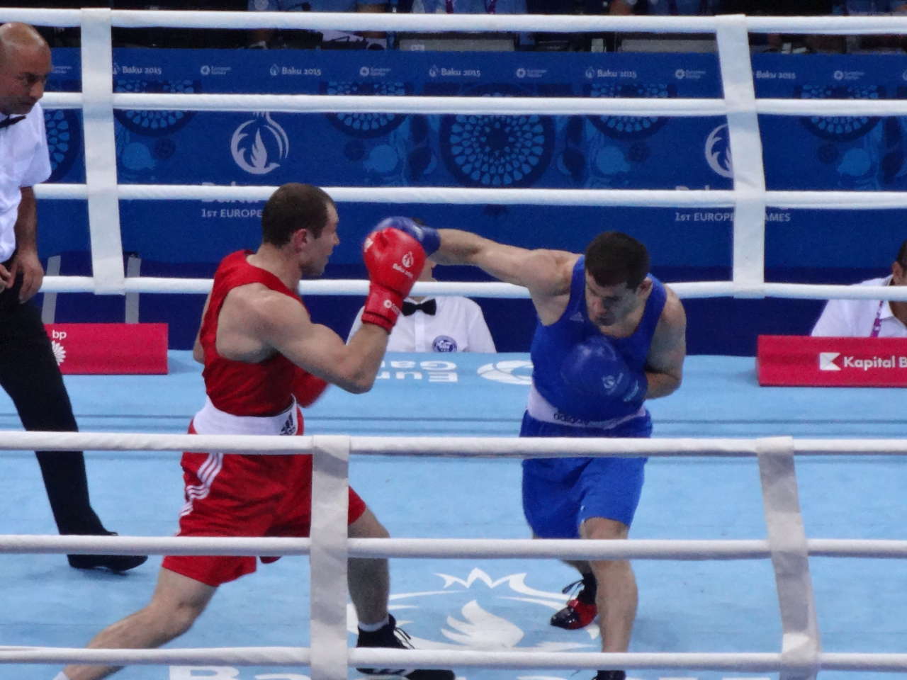 Azerbaijani boxer wins silver