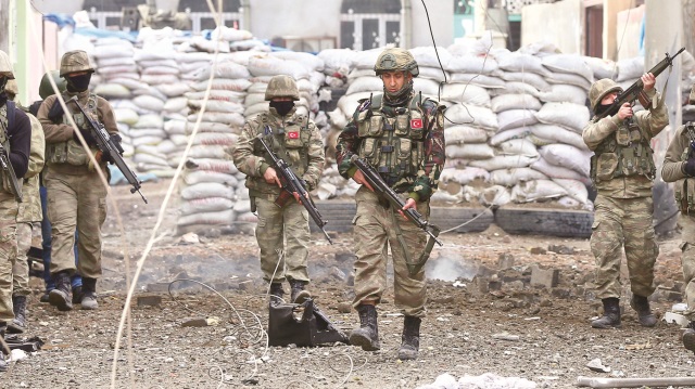 Two Turkish servicemen killed in Iraq