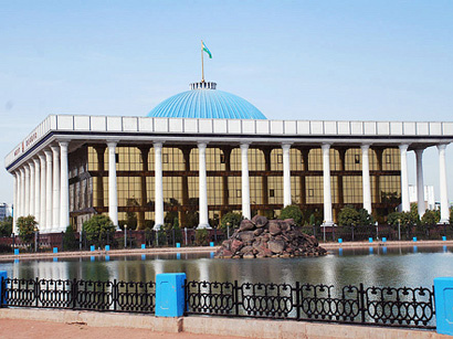 Uzbek parliament to consider draft law on combating corruption
