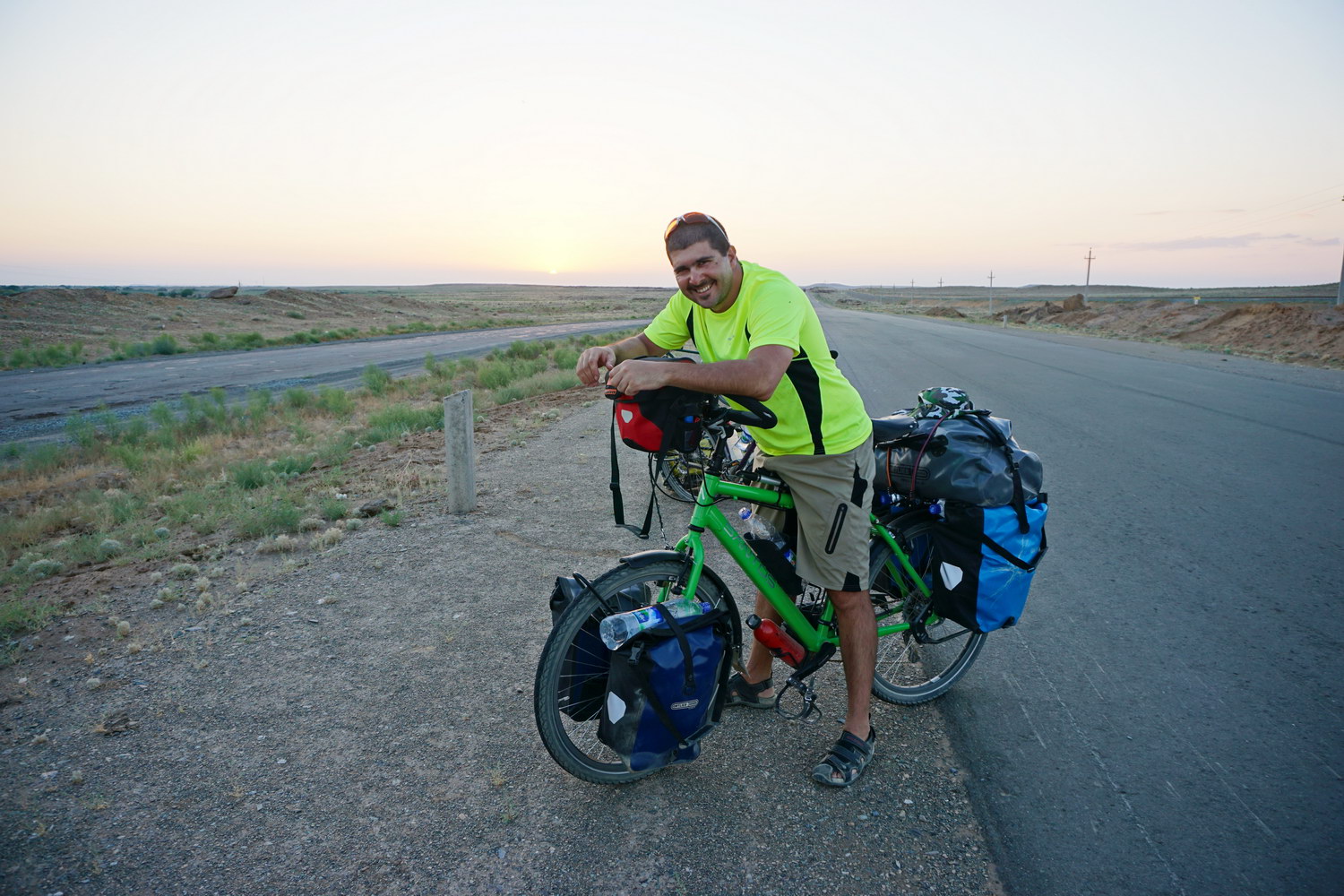 Azerbaijani cyclist tours Silk Road