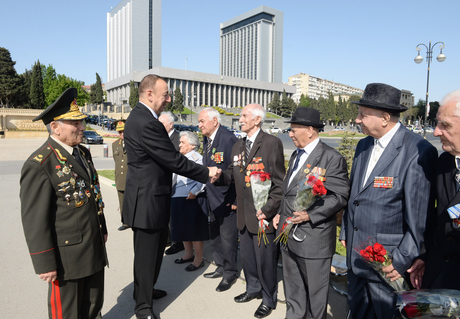 President Aliyev attends ceremony on Victory Day in Baku